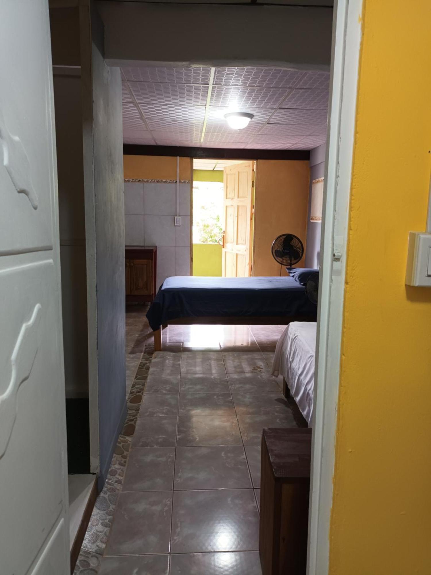 Gia'S Garage & Home For Bocas Travelers Almirante 외부 사진