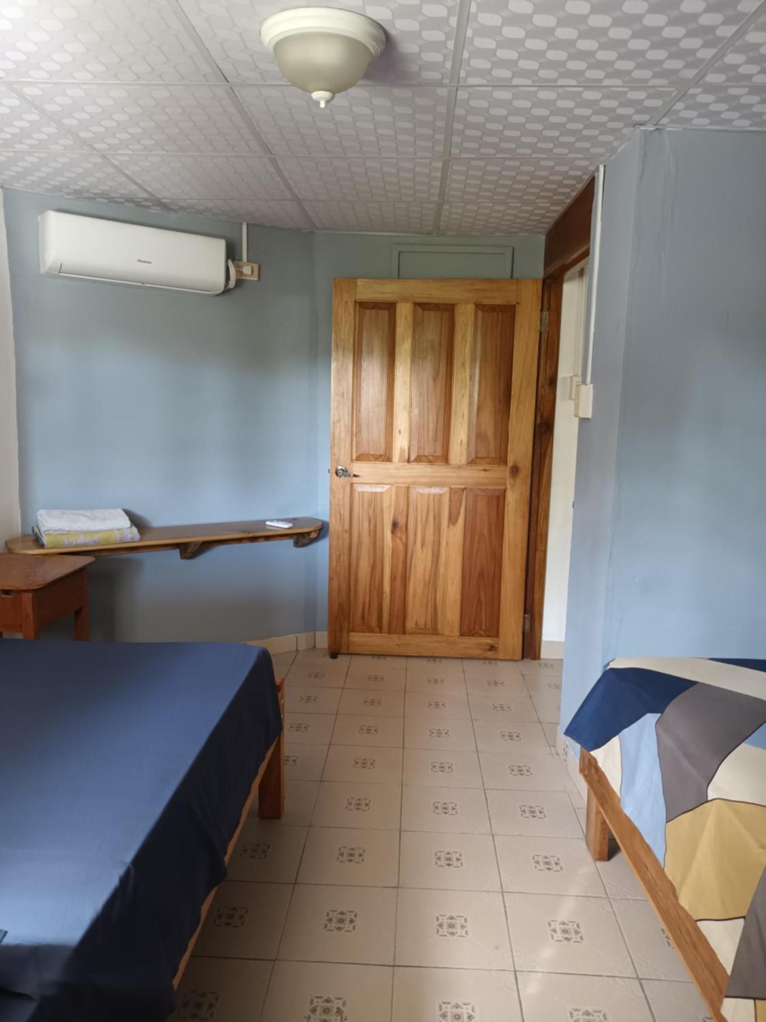 Gia'S Garage & Home For Bocas Travelers Almirante 외부 사진
